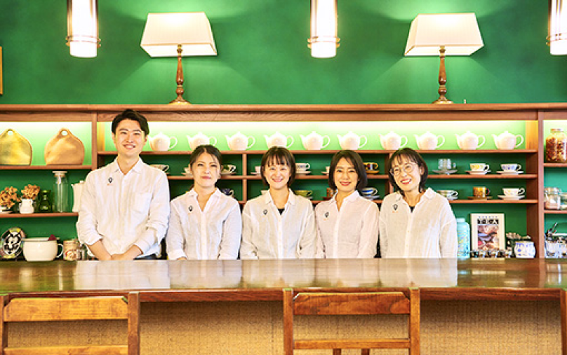 cafe staff